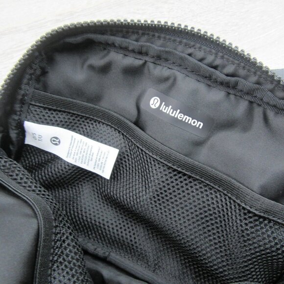 Lululemon Everywhere Belt Bag "Wordmark" Black (1L) Travel Vacation NEW - Picture 12 of 16